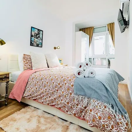 Modern 3 Bedroom Flat In *