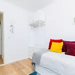 Modern 3 Bedroom Flat In