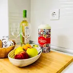 Modern 3 Bedroom Flat In Apartamento