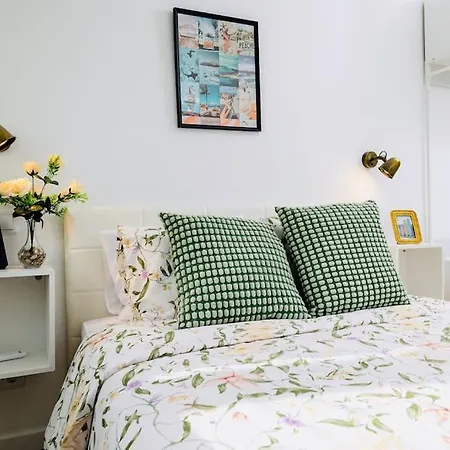 Painter 3 Bedroom Apartment In Lisbon Appartamento