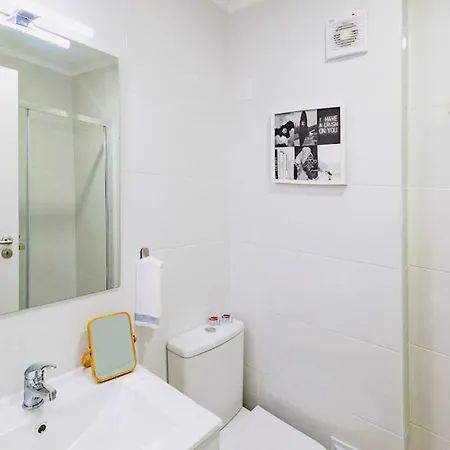 Modern 3 Bedroom Flat In