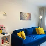 Modern 3 Bedroom Flat In * 리스본