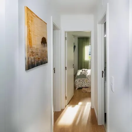 Modern 3 Bedroom Flat In アパート