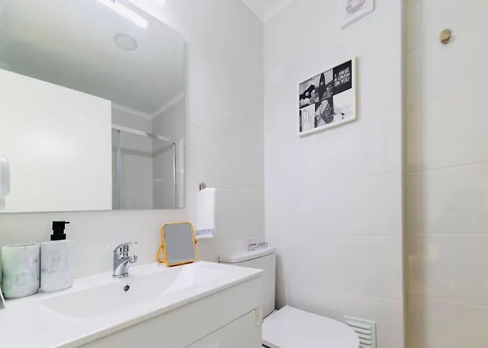 アパート Modern 3 Bedroom Flat In リスボン