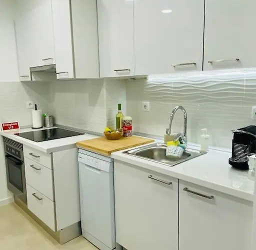 Modern 3 Bedroom Flat In アパート リスボン