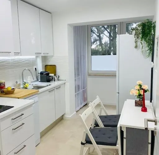 Modern 3 Bedroom Flat In アパート *