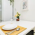 Modern 3 Bedroom Flat In *