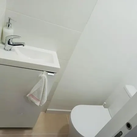 Lejlighed Modern 3 Bedroom Flat In