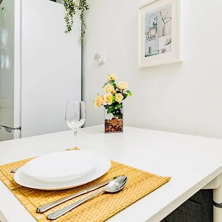 Modern 3 Bedroom Flat In *