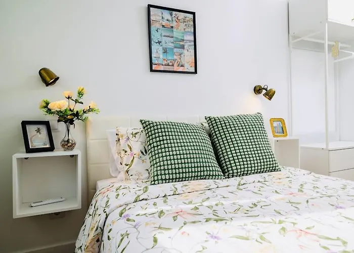 Modern 3 Bedroom Flat In 公寓