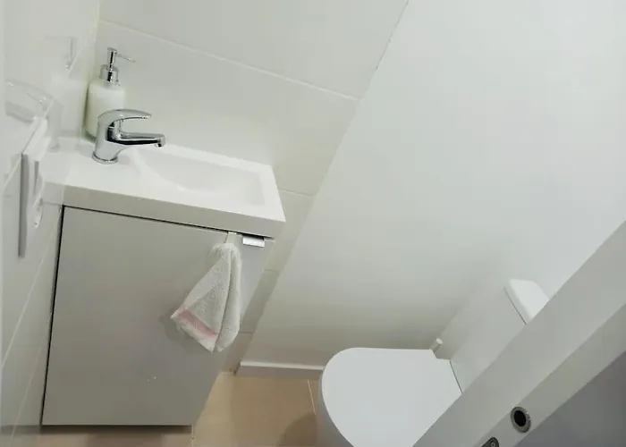 公寓 Modern 3 Bedroom Flat In