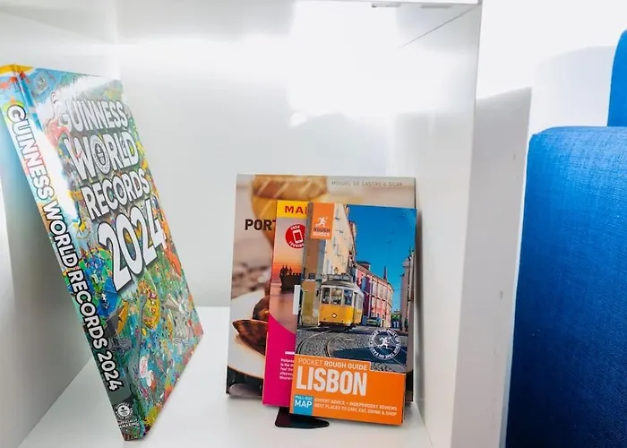 Modern 3 Bedroom Flat In 公寓