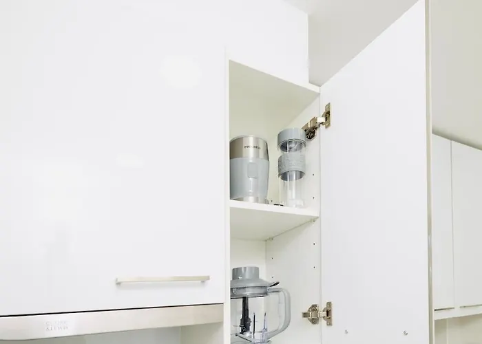 Modern 3 Bedroom Flat In 公寓 *