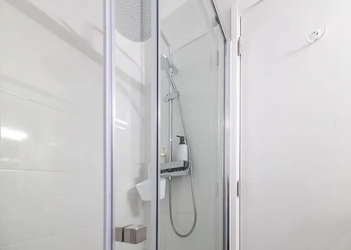 Modern 3 Bedroom Flat In Lisboa