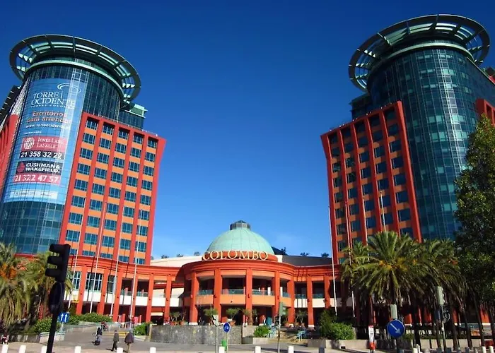 Modern 3 Bedroom Flat In 公寓 *