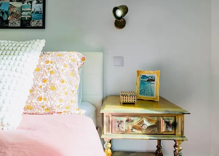 Modern 3 Bedroom Flat In